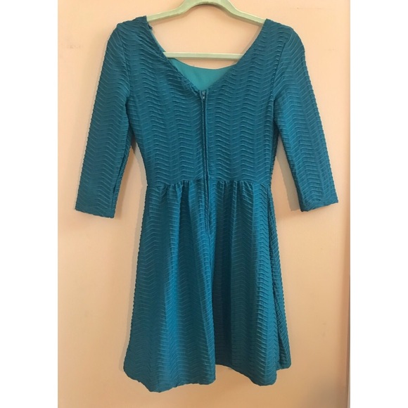 Turquoise Mid-sleeve dress - Picture 2 of 2